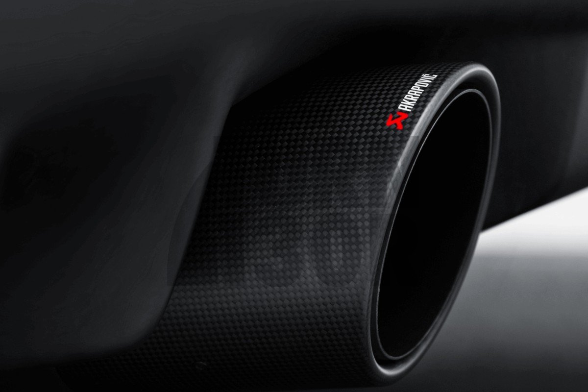 Echappement Akrapovic Evolution Line pour Nissan 370Z Echappement Akrapovic Evolution Line pour Nissan 370Z