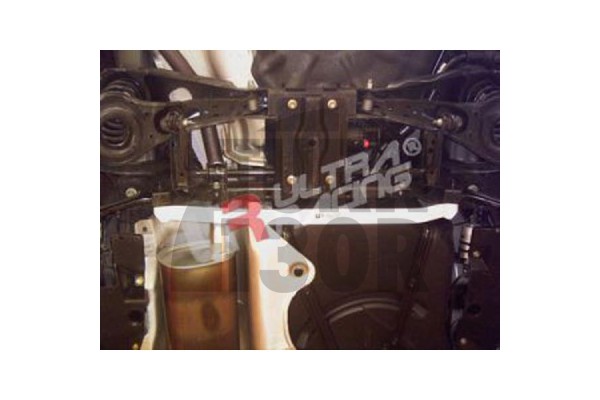 Barre inférieure arrière Ultra Racing Mazda 3 MPS