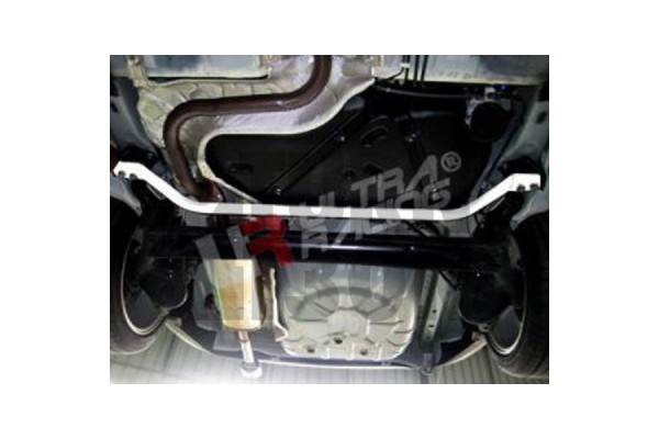 Barre inférieure arrière Ultra Racing Ford Fiesta ST Mk7