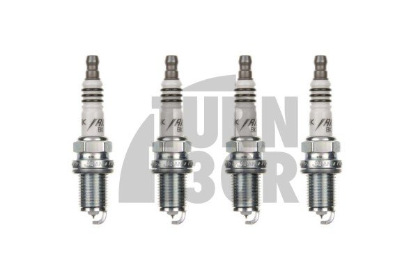 Bougies d'allumage avec la désignation NGK BKR7EIX conçues pour être utilisées dans les modèles S3 8L, Leon 1M et Audi TT 8N équipés d'un moteur 1.8T 20V.