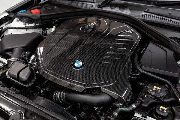 Eventuri Carbon Fiber Engine Cover pour BMW 140i / 240i / 340i / 440i B58