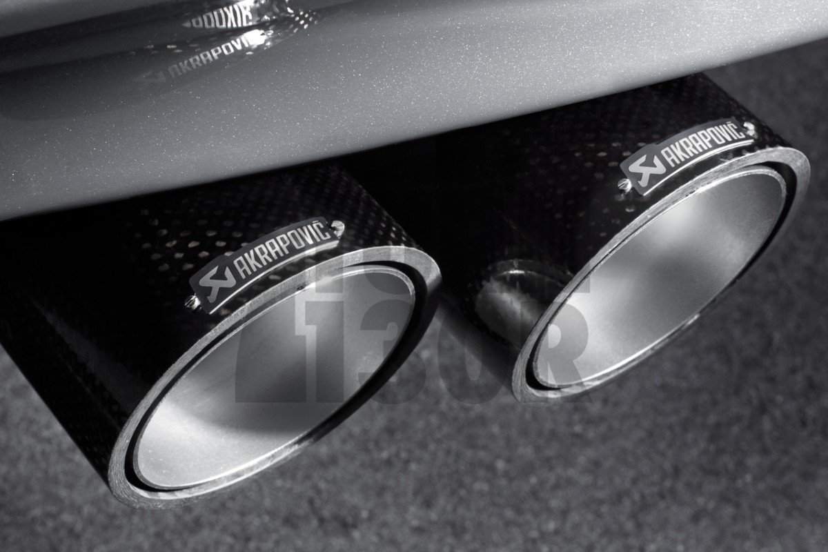 Echappement Akrapovic Slip-On pour BMW 1M E82