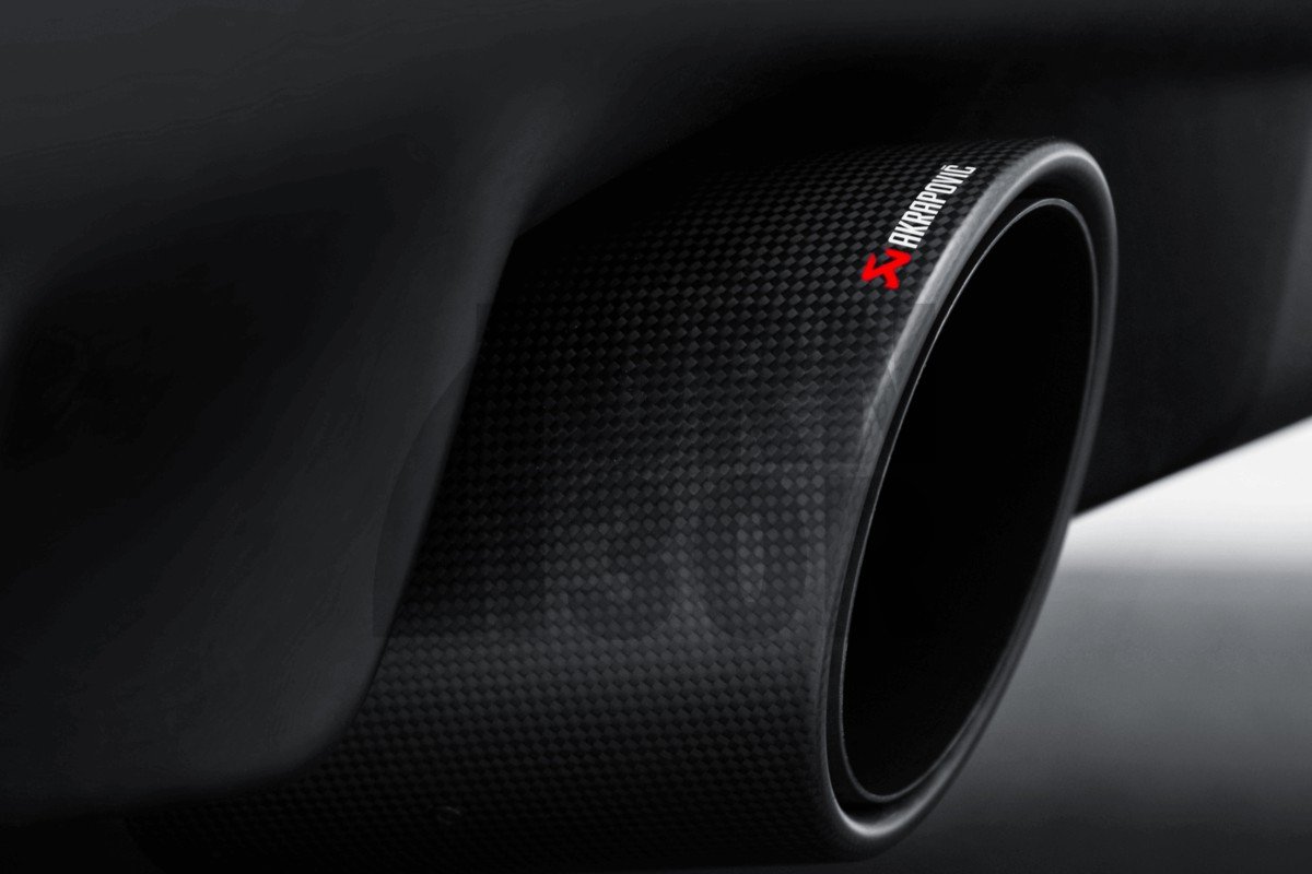 Echappement Akrapovic Slip-On pour Nissan 370Z